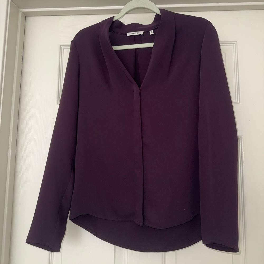 Aritzia Babaton Power Blouse in Plum Purple - Picture 4 of 8